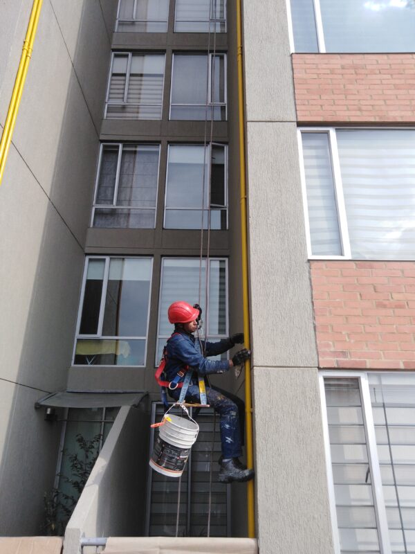 Pintura de fachadas conjuntos residenciales
