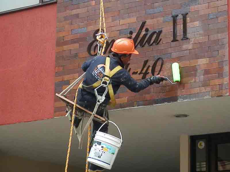 Limpieza y pintura de fachadas Limpieza y pintura de fachadas